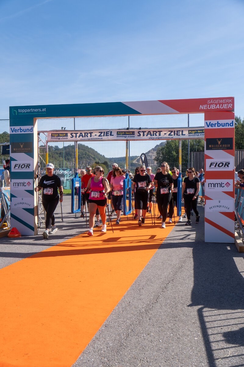 Nordic-Walking-Gruppe beim MurRun 2026